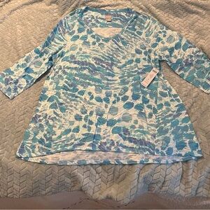 Chicos Women's knit Top 3/4 sleeves. NWT. Chicos size 2 (12-14)
